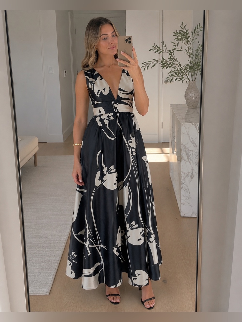 Donna Karan New York Black Ivory Floral Satin Maxi Gown V-Neck Size 4
